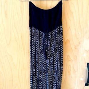3/$10🎉 Black maxi dress
